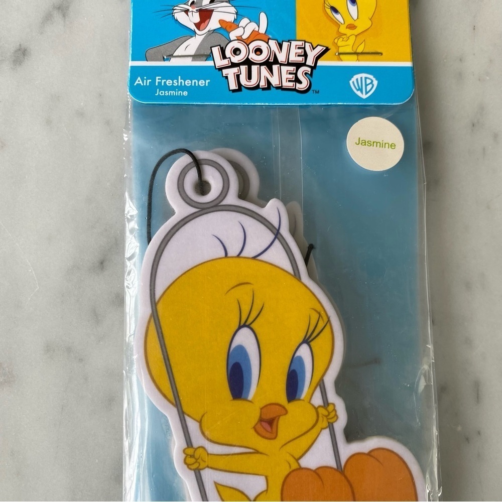 Warner Bros. Looney Tunes Tweety Bird Jasmine Air Freshener - Picture 2 of 3